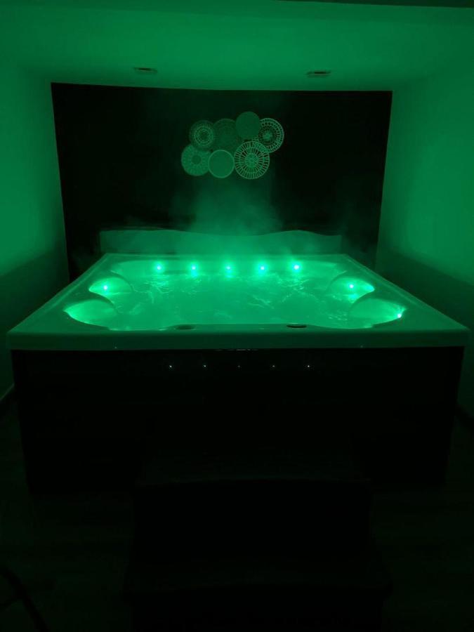 Roulotte La Boheme Est Son Spa En Baie De Somme Arrest Экстерьер фото